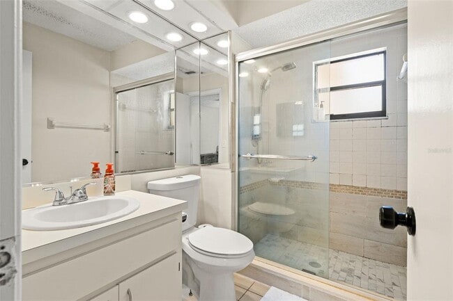 Building Photo - 8006 Picketts Ct