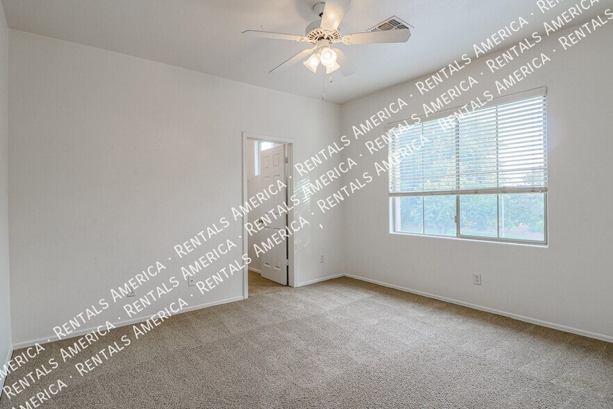 Building Photo - 14332 W Crocus Dr