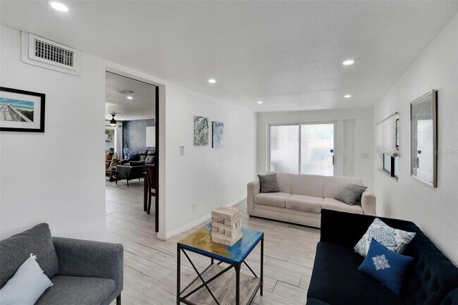 Building Photo - 4731 W Montgomery Ave