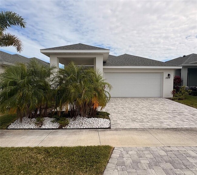 Building Photo - 3109 King Palm Dr