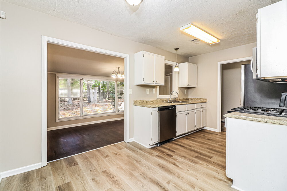 Building Photo - 109 Aztec Way SE