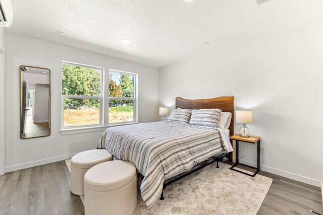 Building Photo - WELCOME HOME! 2 MONTHS FREE