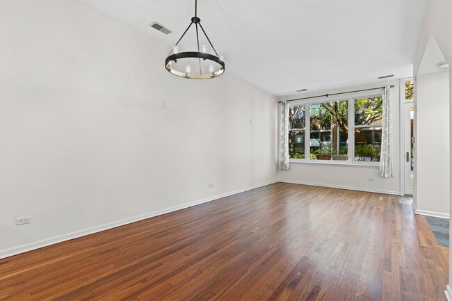 Building Photo - 954 N Crosby St