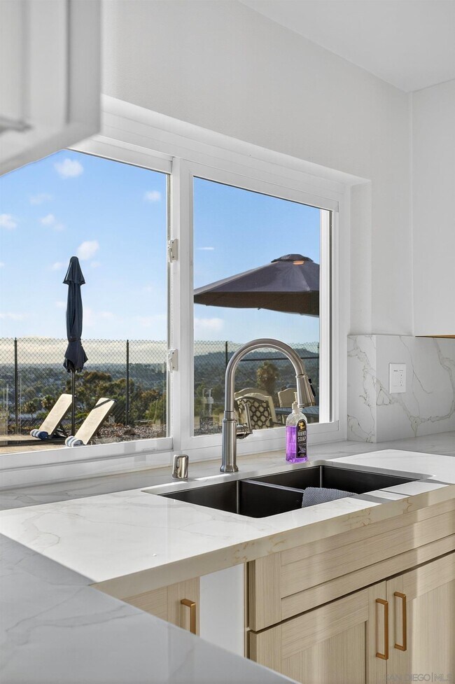 Building Photo - 4060 Rosarita Dr