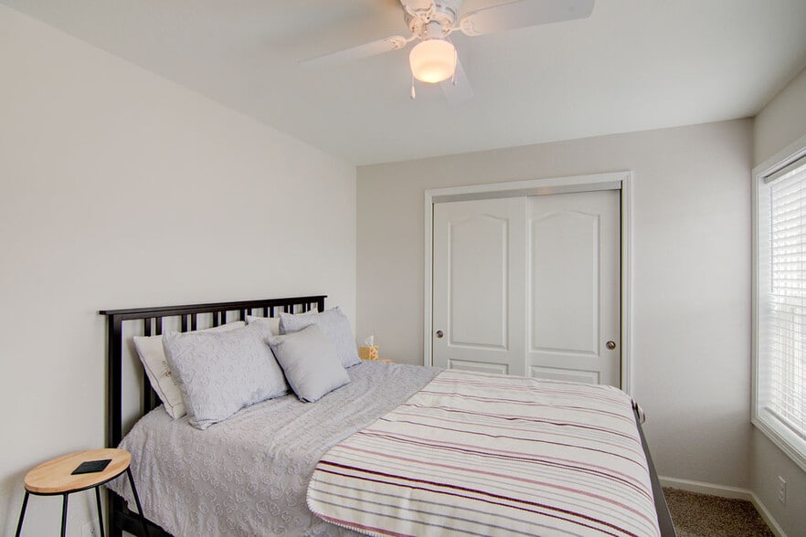 Building Photo - 120 Barnwood Cir