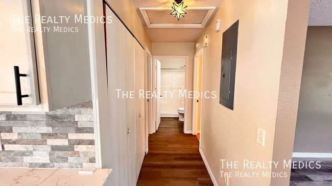 Building Photo - 436 Jennifer Ln