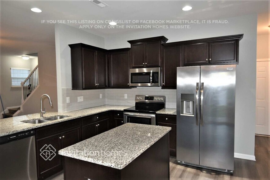 Building Photo - 237 S Great White Way