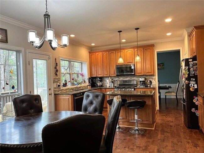 Building Photo - 615 Tammany Pointe