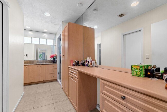 Building Photo - 5313 Colbright Rd