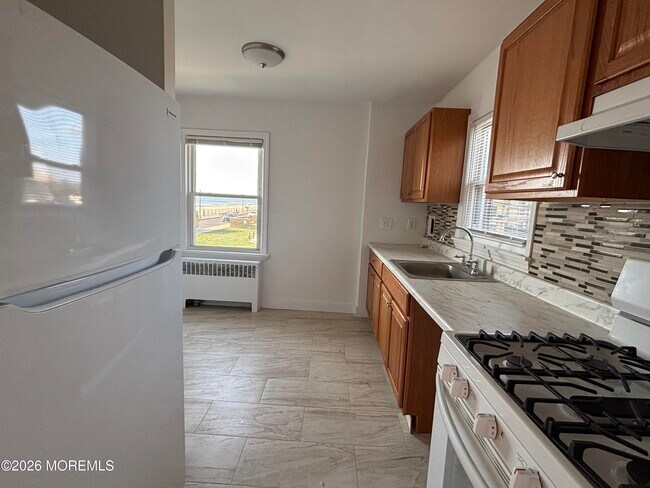 Building Photo - 220 Ocean Ave N