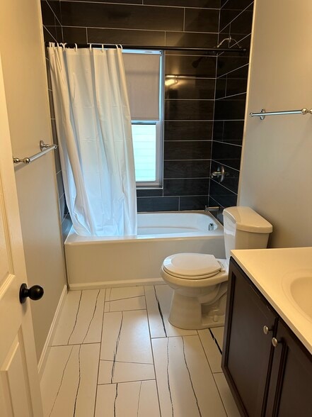 Building Photo - 38 Columbia St