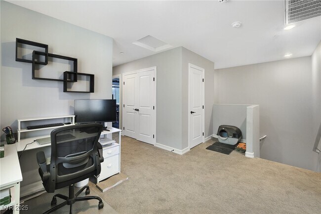 Building Photo - 4202 Lunar Cyn Ave