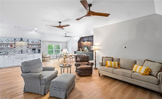 Building Photo - 8175 Main St