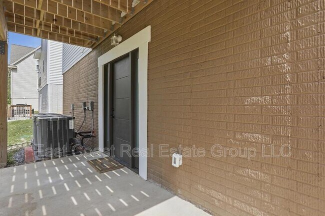 Building Photo - 530 N Third St B