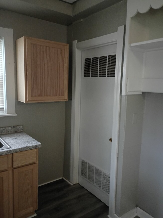 Building Photo - 1408 Roosevelt Ave