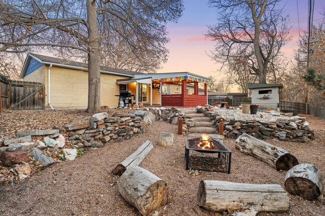 Building Photo - 6029 Iris Way