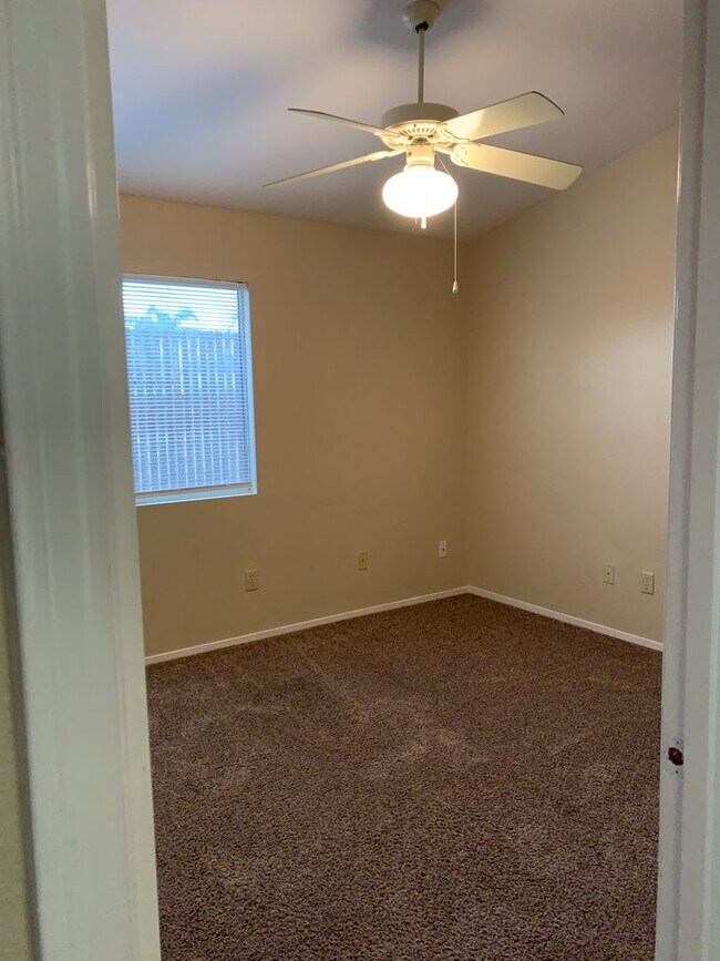 Building Photo - 8409 Tamworth St - SW - Beautiful 3 + Offi...