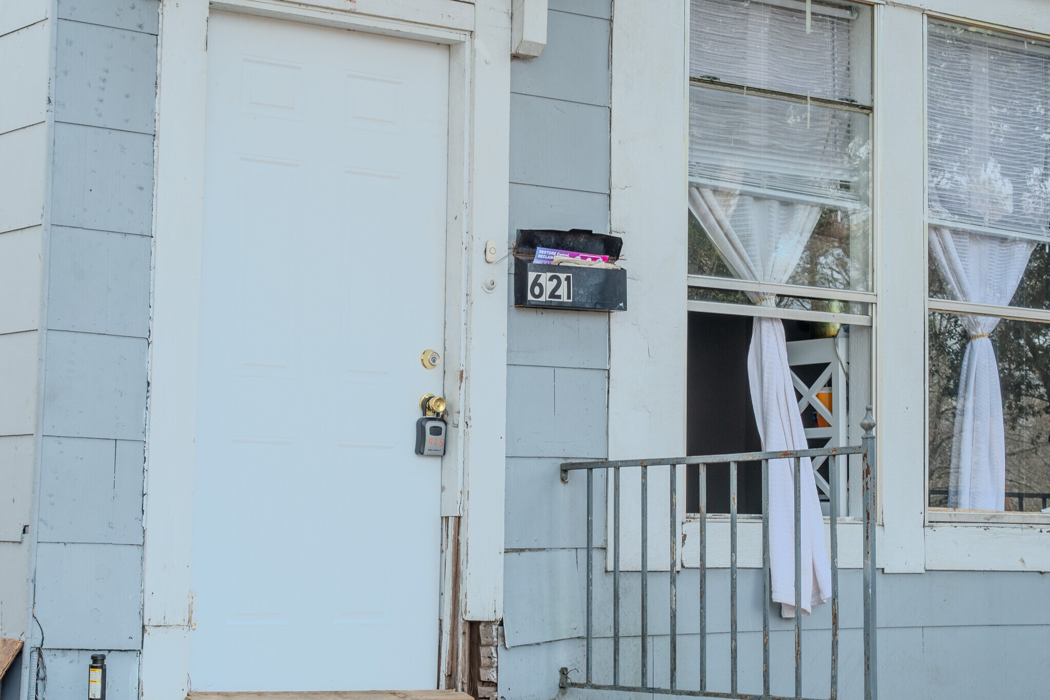 Building Photo - 621 Merrick St