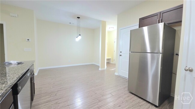 Building Photo - 30 Cantle Dr