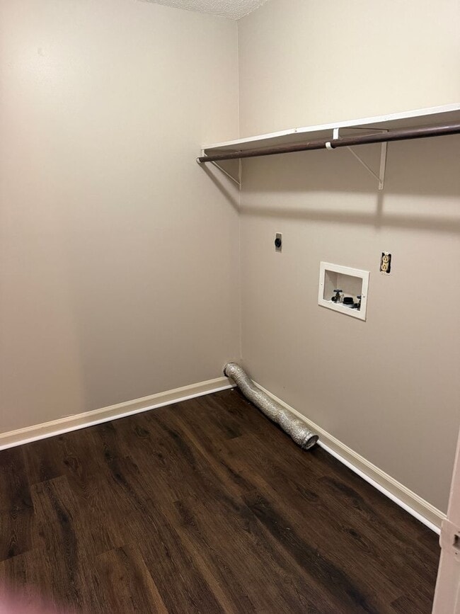 Building Photo - 108 Shadybrook