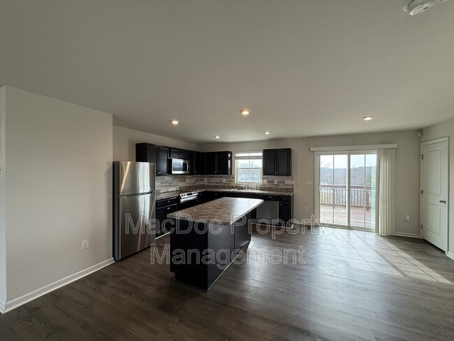 Building Photo - 127 Harper Ln