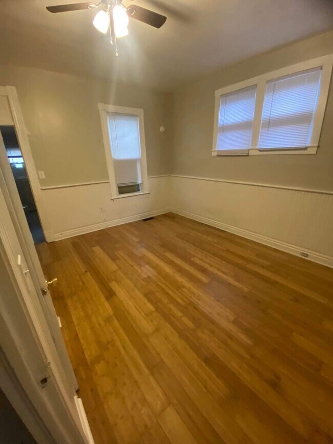 Building Photo - 3004 Taylor Blvd