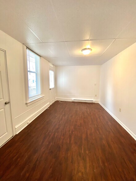 Building Photo - 1024 Lehman St