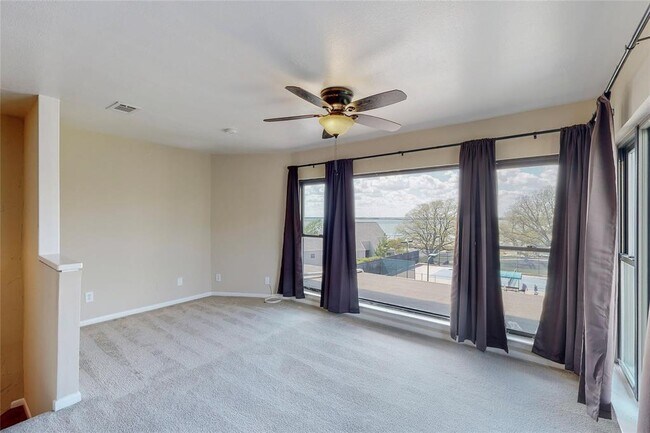 Building Photo - 426 Yacht Club Dr