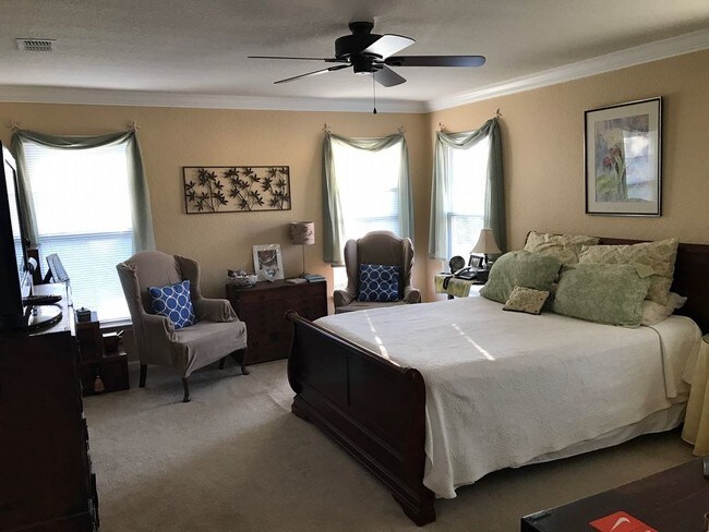 Building Photo - Whisper Dunes- West End of Beach