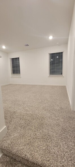 Building Photo - 3566 Blue Mockingbird St