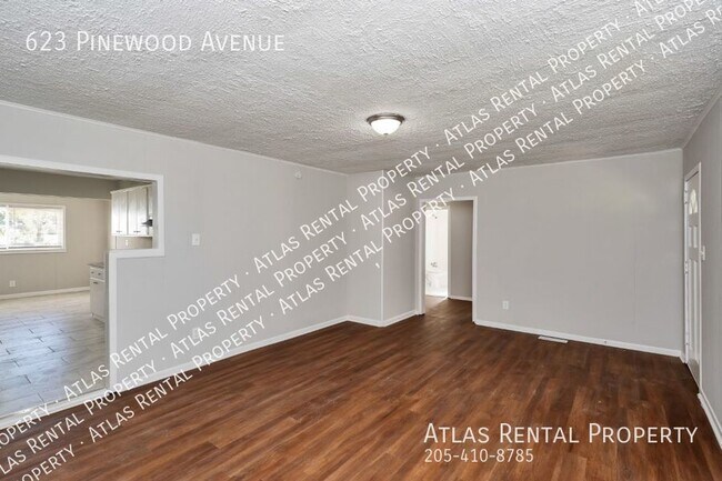 Building Photo - 623 Pinewood Ave