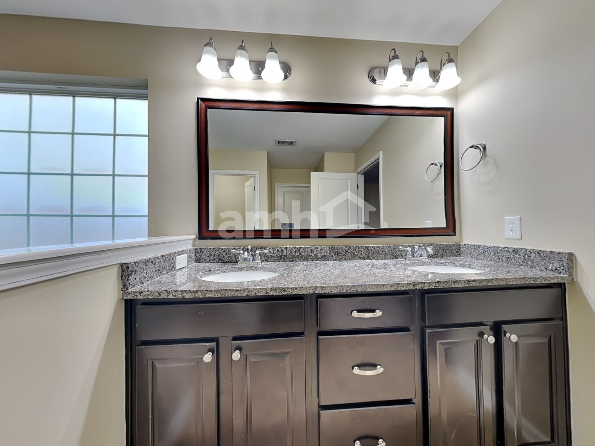 Building Photo - 30 Winslow Cir