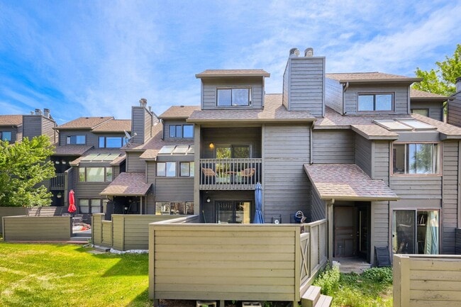 Building Photo - 3015 Edison Ct