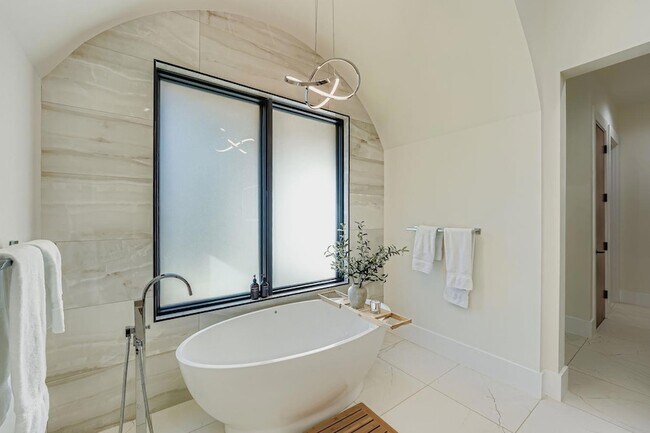 Building Photo - 6412 Lantern View Dr