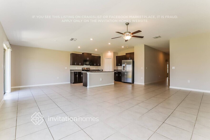 Building Photo - 1585 Blue Rose Dr