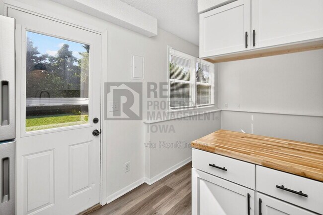 Building Photo - 3414 SW 42nd St