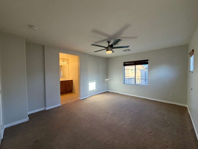 Building Photo - 3 Bed 3.5 Bath Summerlin - MOVE IN SPECIAL