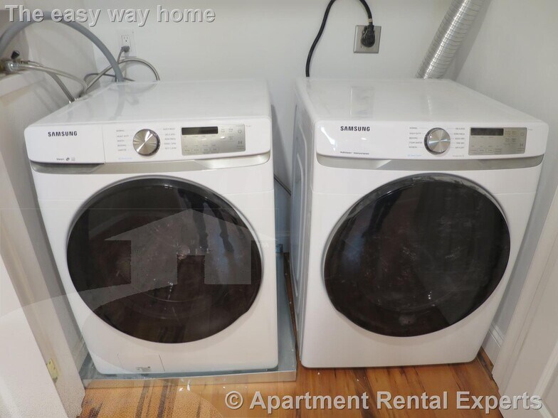 Building Photo - 136 Inman St