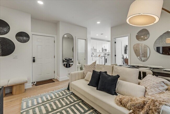 Building Photo - 97-99 Zabriskie St