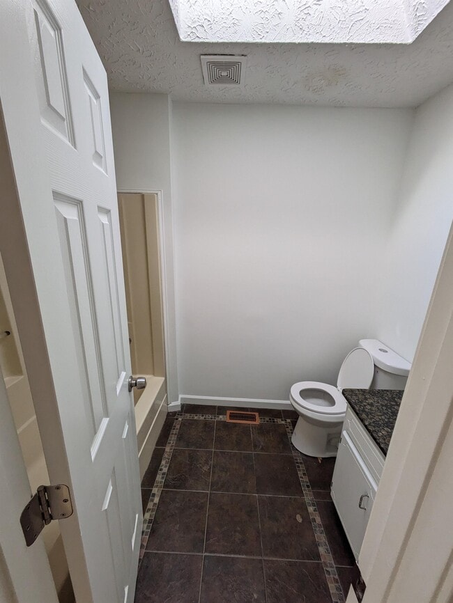 Building Photo - 810 Allatoona Crest