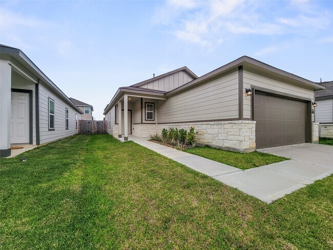 Building Photo - 16983 Pandora Wy