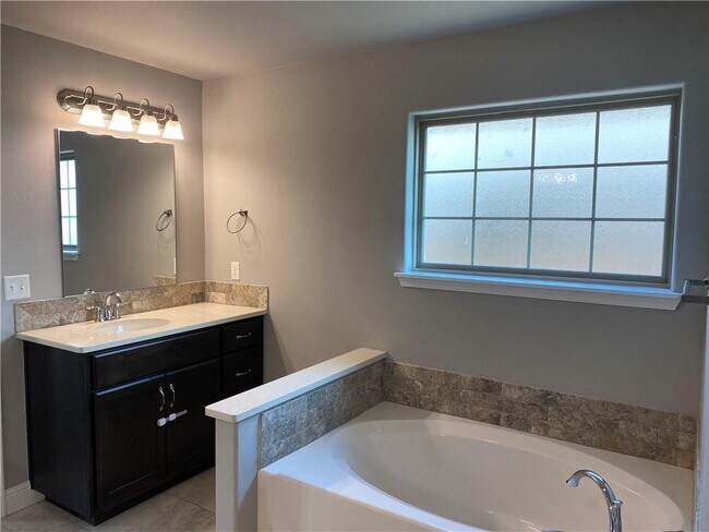 Building Photo - 3550 Macintosh Way