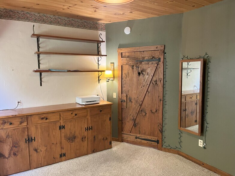 Building Photo - 55 S Main St