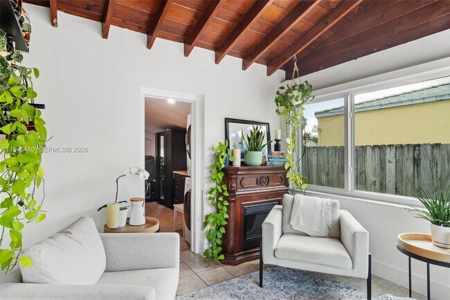 Building Photo - 3151 SW 20th St