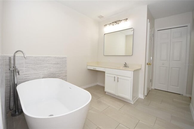 Building Photo - 3 Sea Beacon Pl