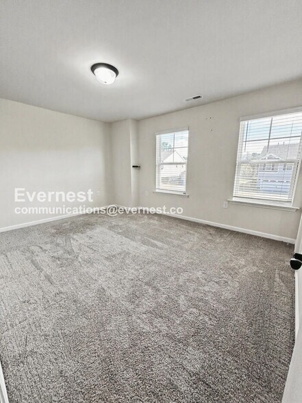 Building Photo - 2145 Bethpage Dr