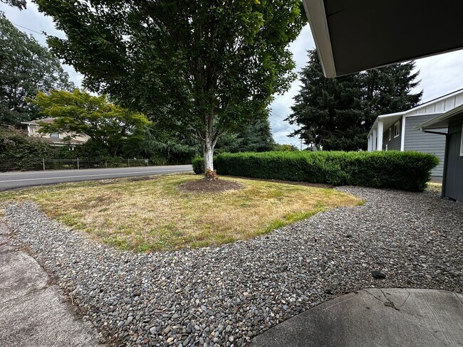 Building Photo - Super Clean 2 Bedroom Unit Of Duplex in North Albany