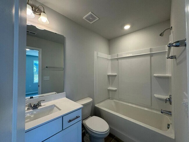 Building Photo - Charming 3BR Townhome in Wake Forest