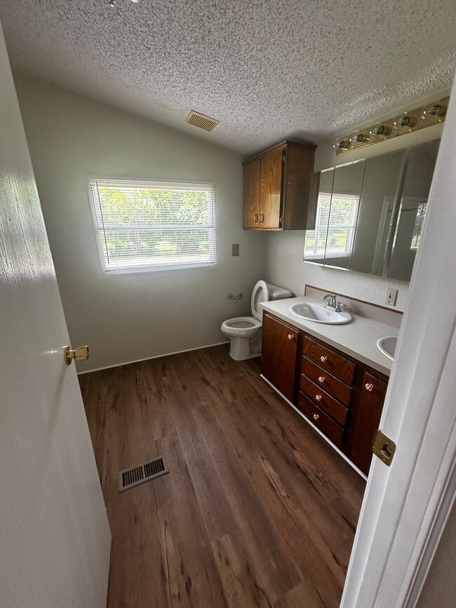 Building Photo - 5609 Dublin Dr