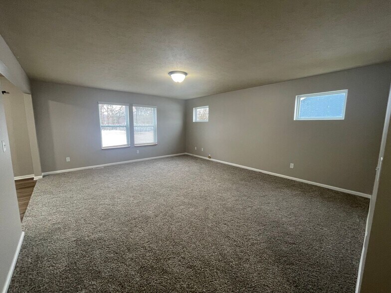 Building Photo - 24537 Brownstone Blvd